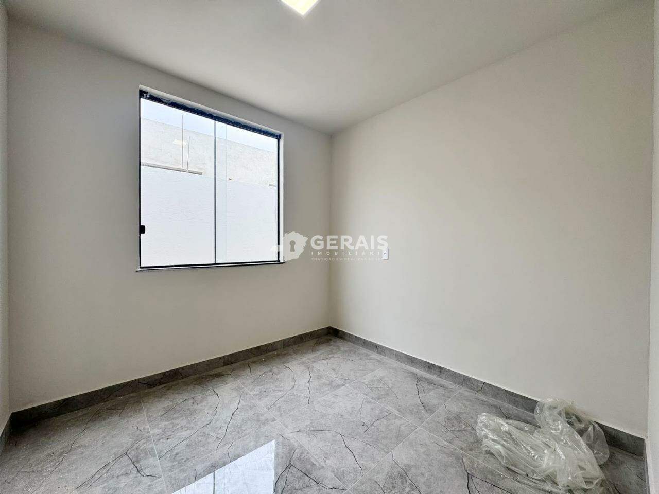 Casa à venda no JARDINOPOLIS: 05- QUARTO 01