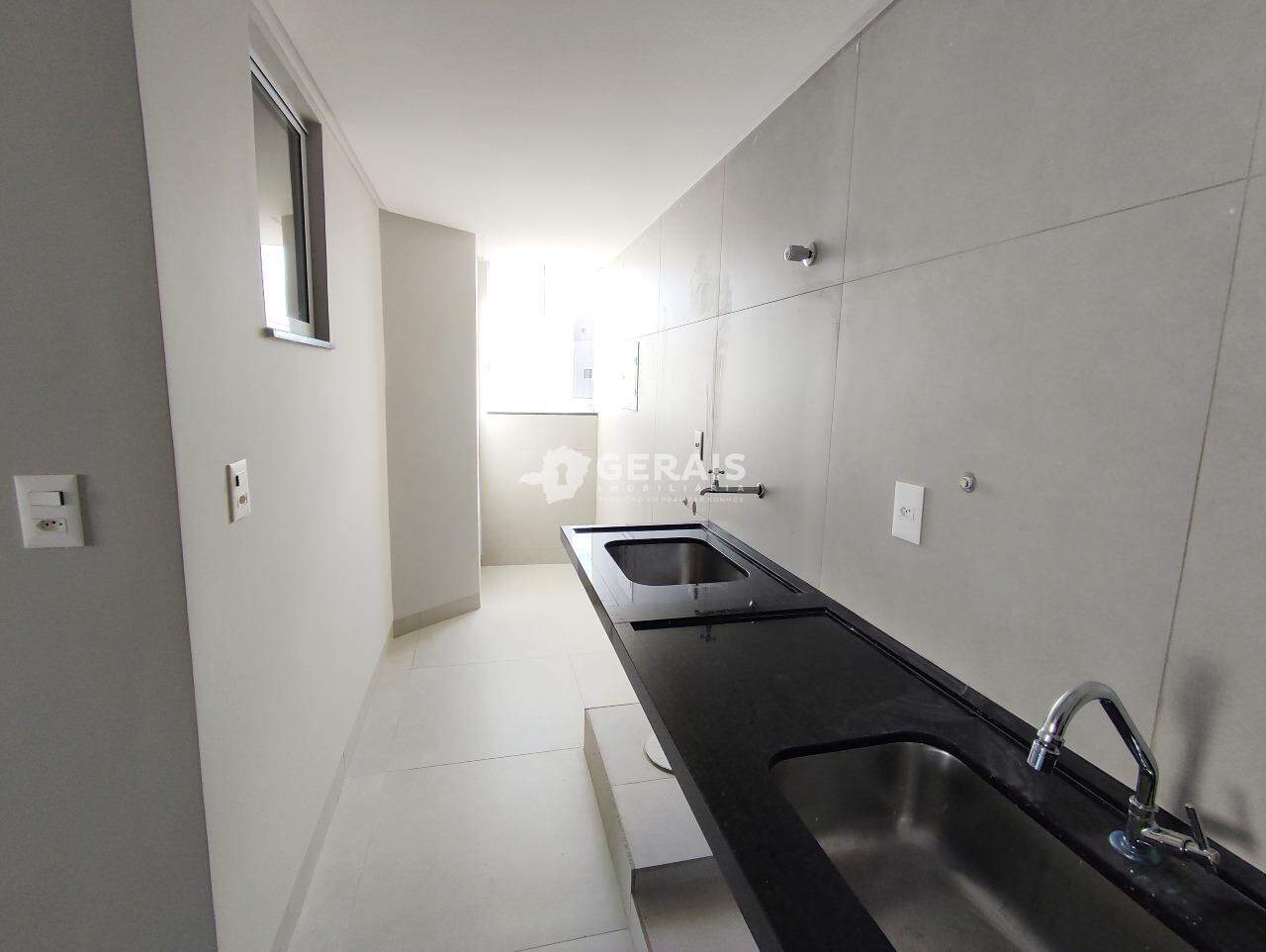 Apartamento à venda no CENTRO: 08- ÁREA DE SERVIÇO