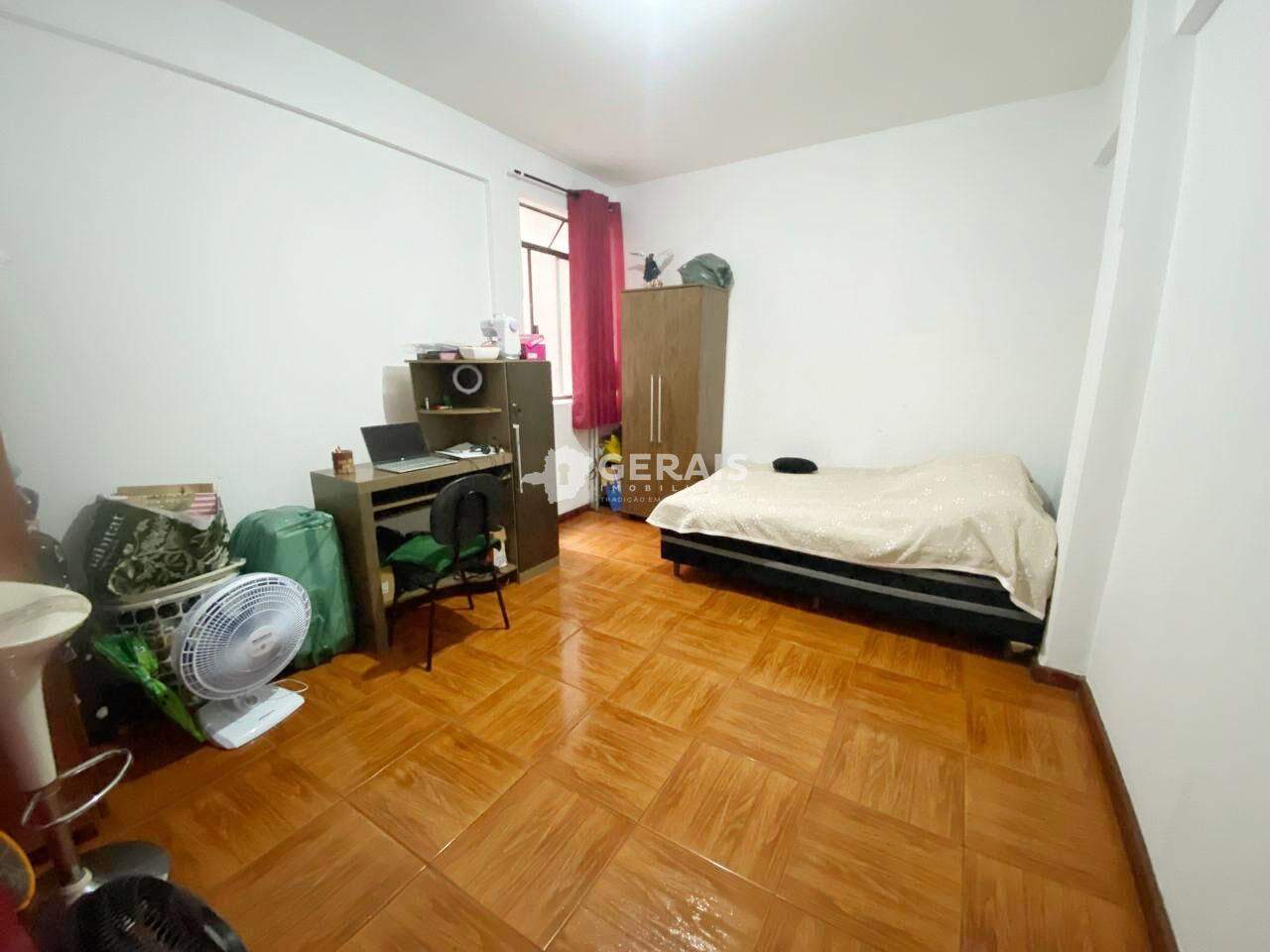 Apartamento à venda no CENTRO: 04- QUARTO 01