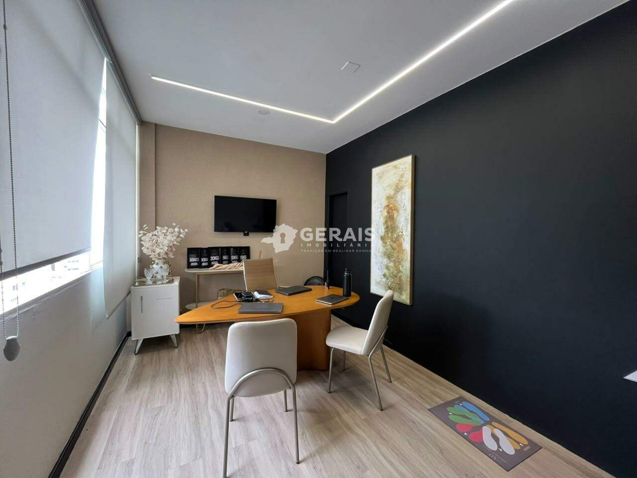 Sala à venda no CENTRO: 03 - SALA