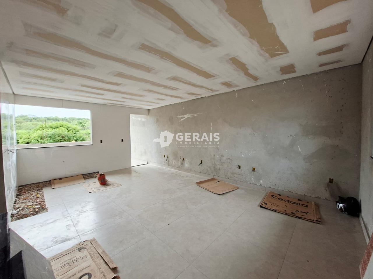 Casa à venda no INTERLAGOS: 02 - SALA