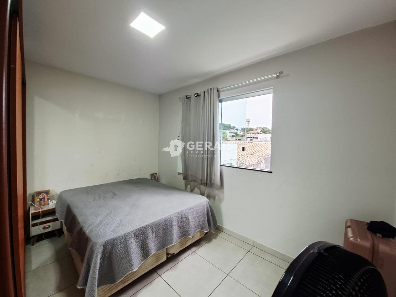 Casa à venda no SAGRADA FAMILIA: 06- QUARTO 03