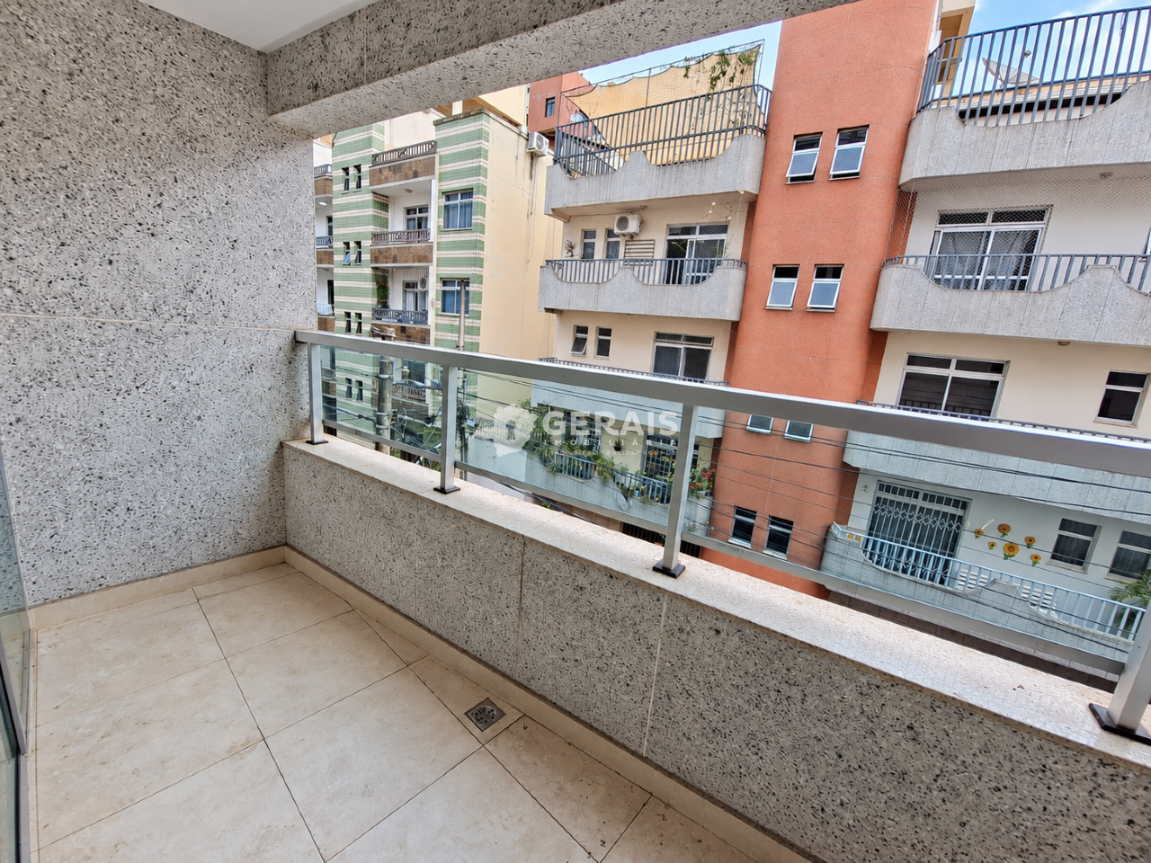 Apartamento à venda no CENTRO: 09- SACADA 