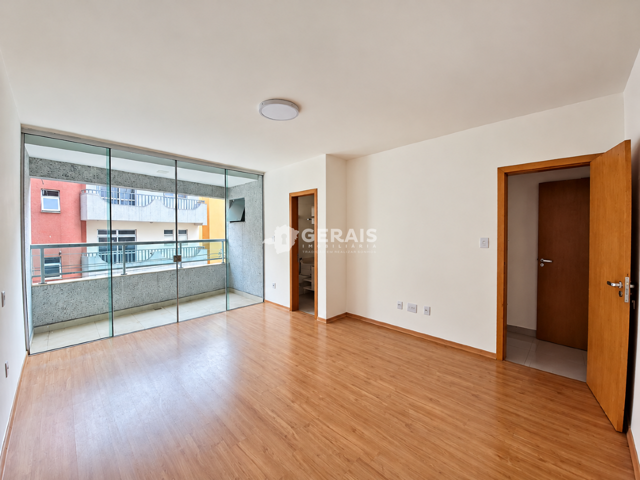 Apartamento à venda no CENTRO: 07- QUARTO SUÍTE 