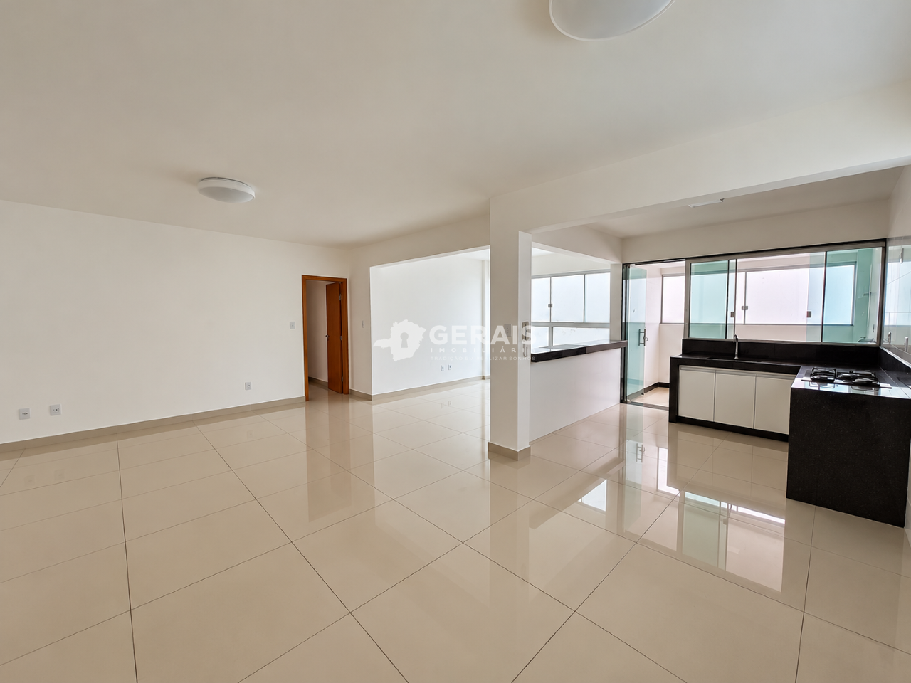 Apartamento à venda no CENTRO: 03- SALA 