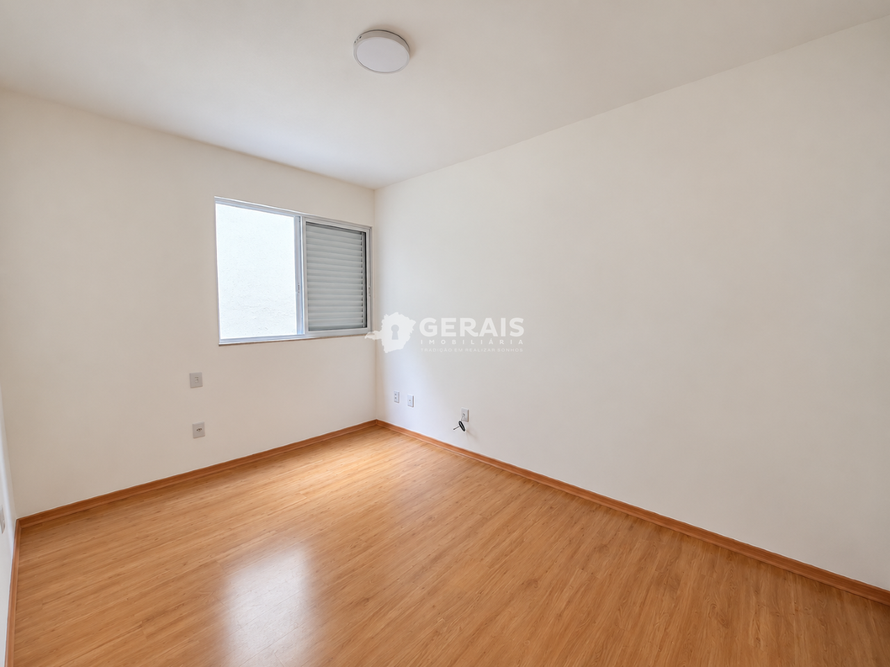 Apartamento à venda no CENTRO: 04- QUARTO 01