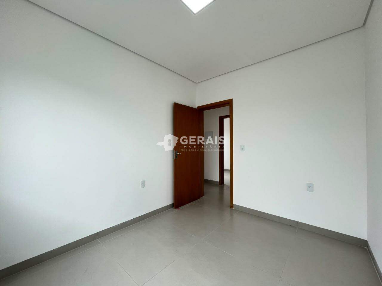 Casa à venda no SÃO ROQUE: 06- QUARTO 01