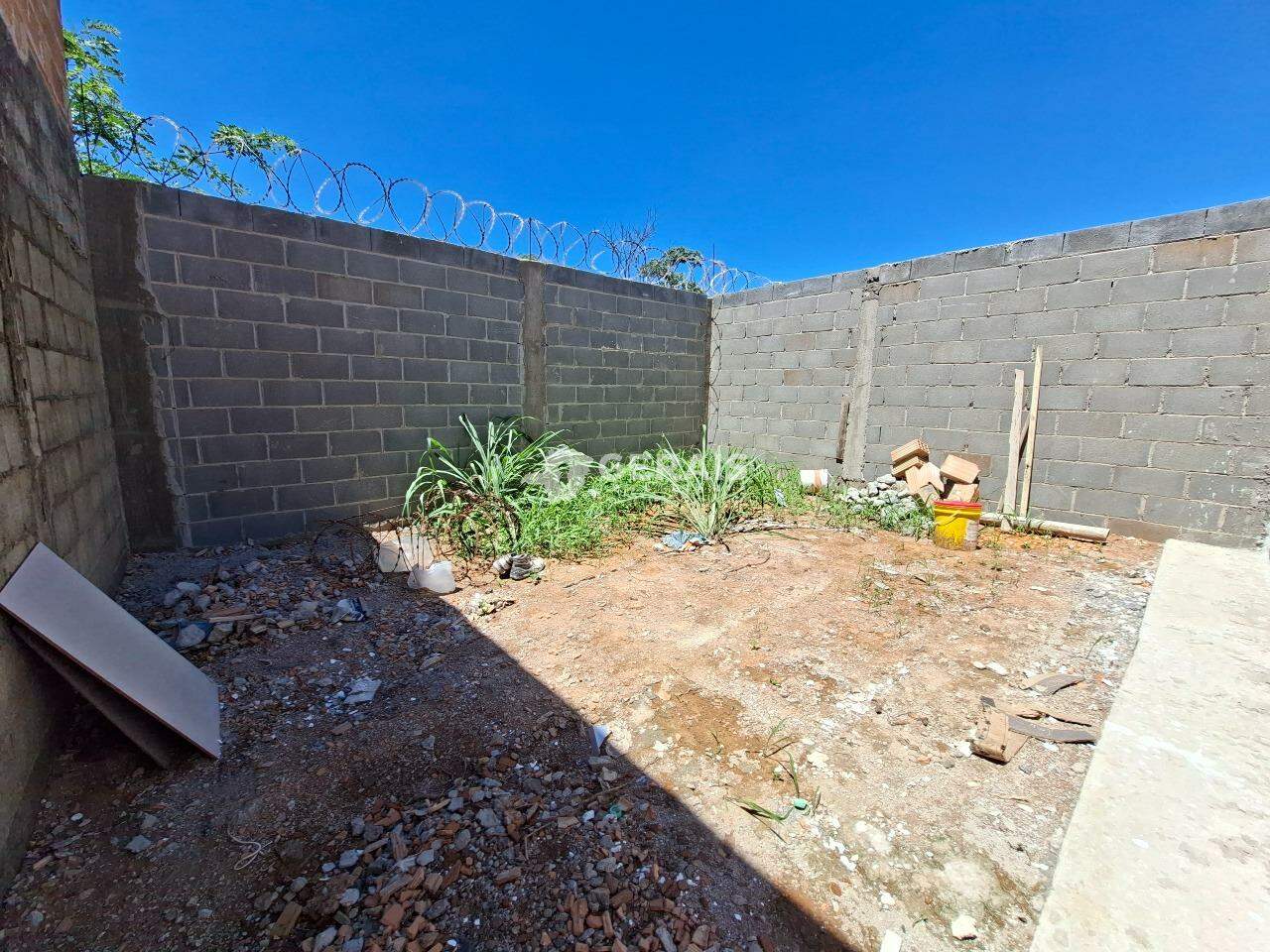 Casa à venda no JARDIM CANDIDES: 09- ÁREA EXTERNA 