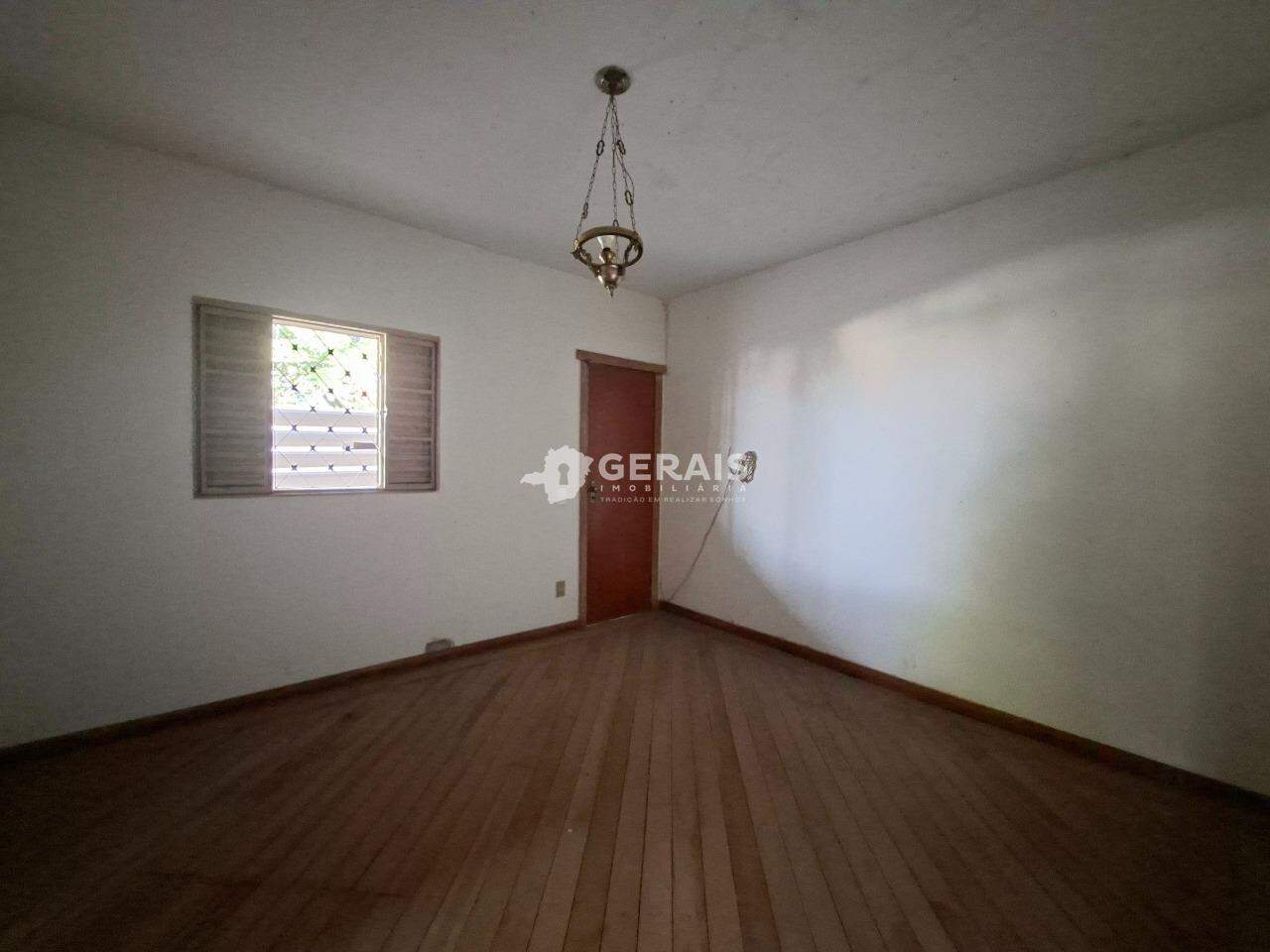 Casa Comercial para aluguel no SAO JUDAS TADEU: 05- QUARTO SUÍTE 01