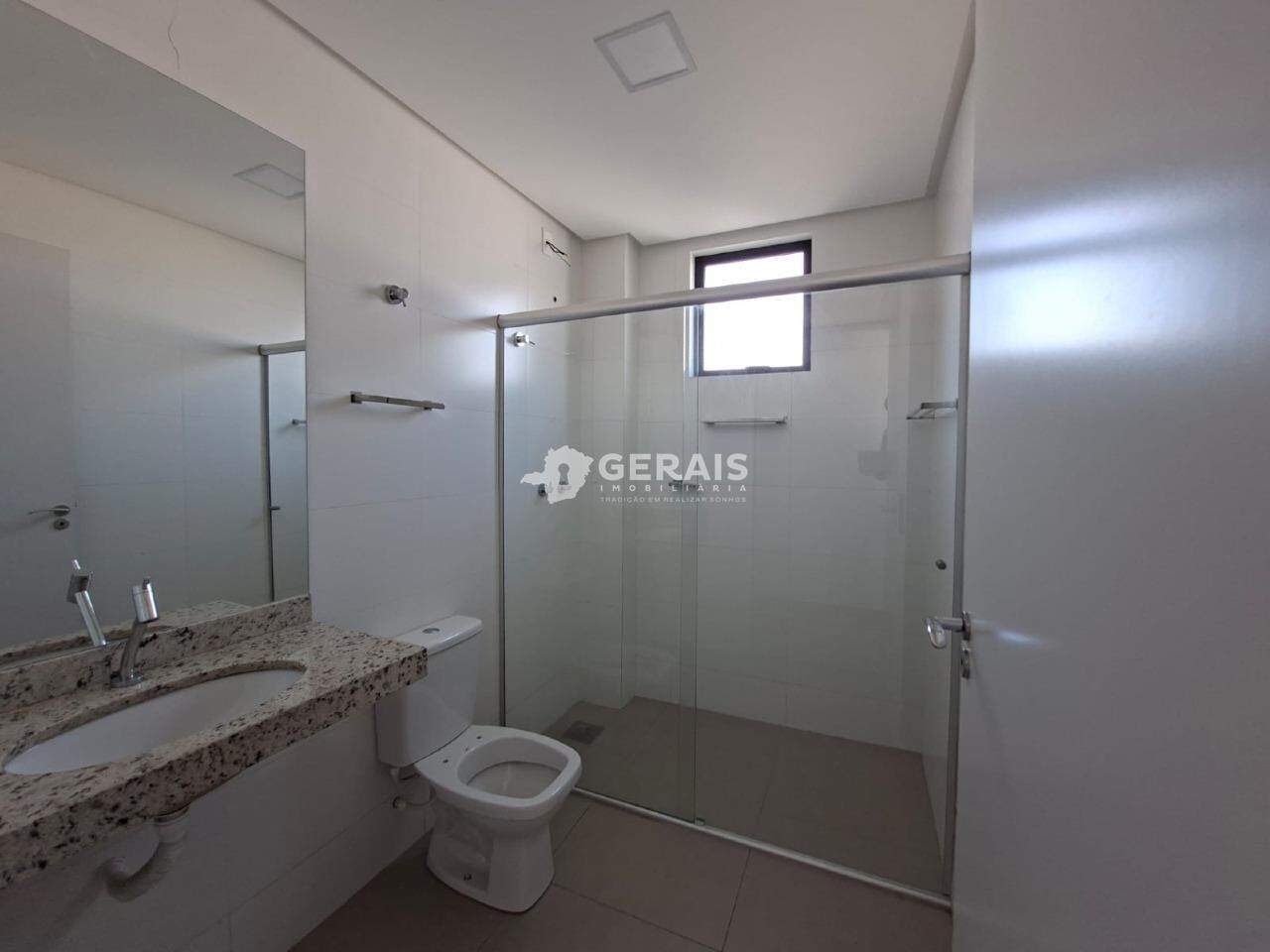 Apartamento à venda no CENTRO: 07- BANHO SUÍTE 01