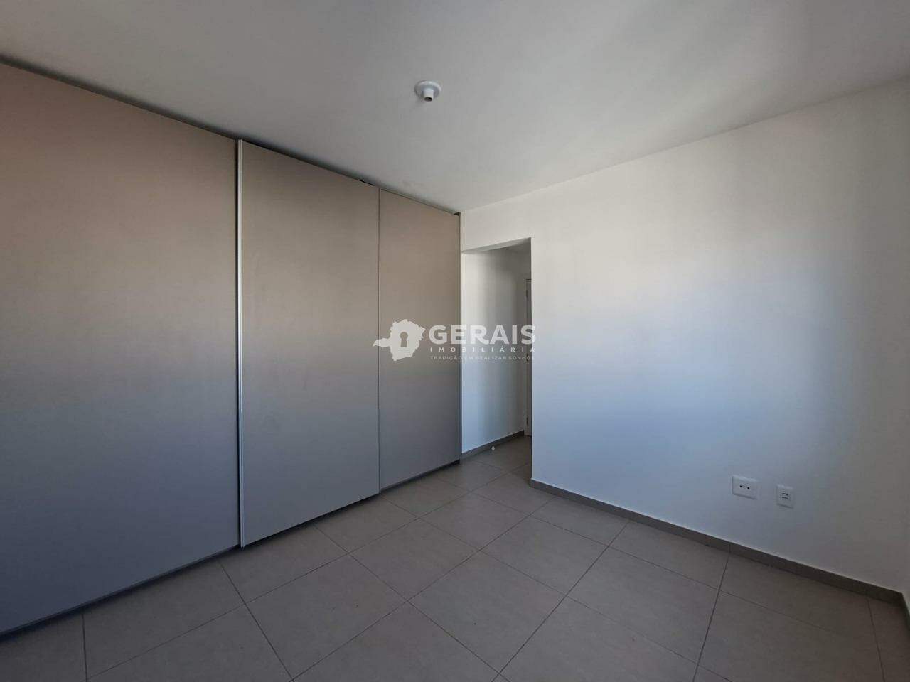 Apartamento à venda no CENTRO: 06- QUARTO SUÍTE 01