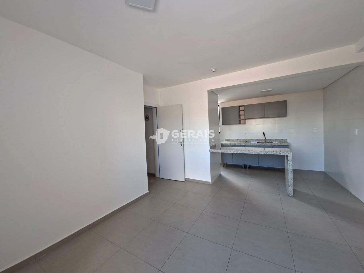 Apartamento à venda no CENTRO: 03- SALA 