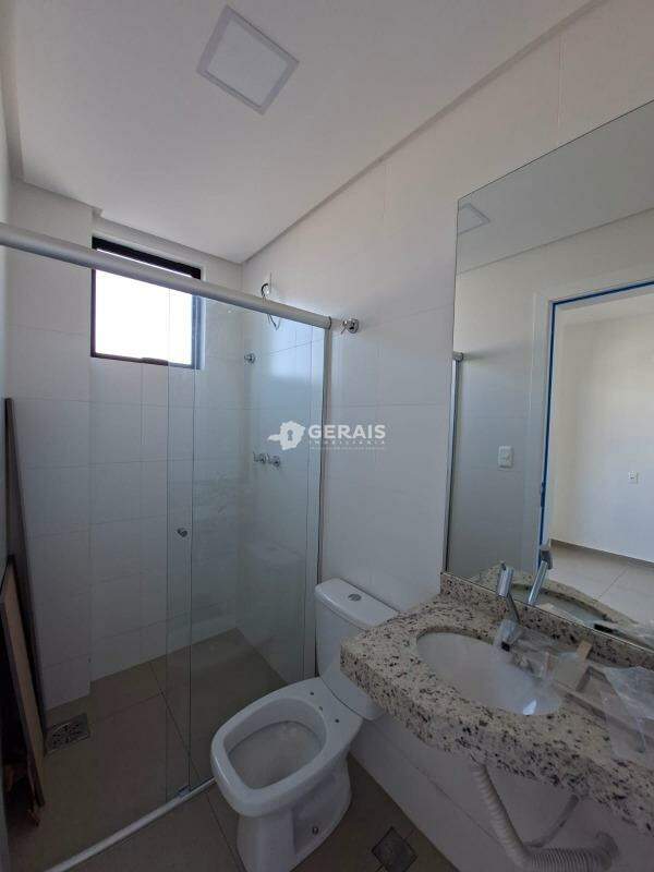 Apartamento à venda no CENTRO: 09- BANHO SUÍTE