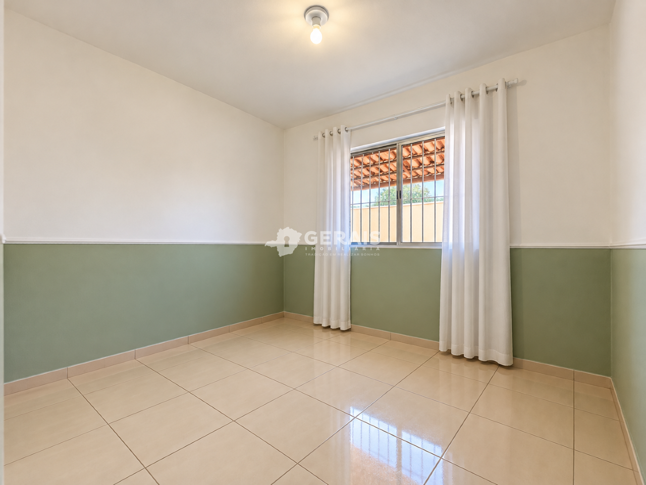Casa para aluguel no FLORESTA: 07- QUARTO 01