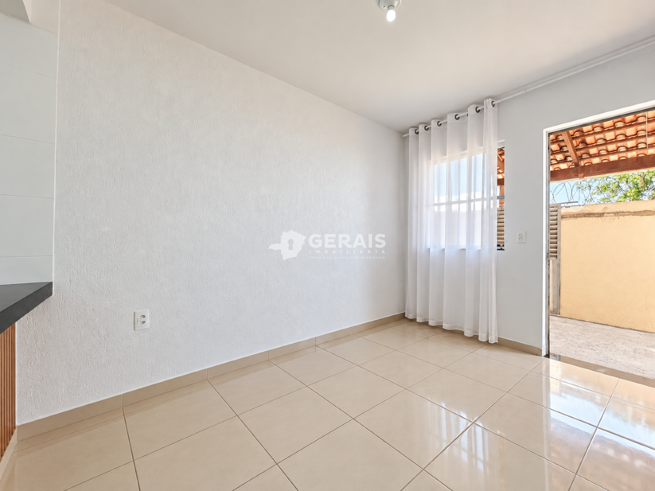 Casa para aluguel no FLORESTA: 04- SALA