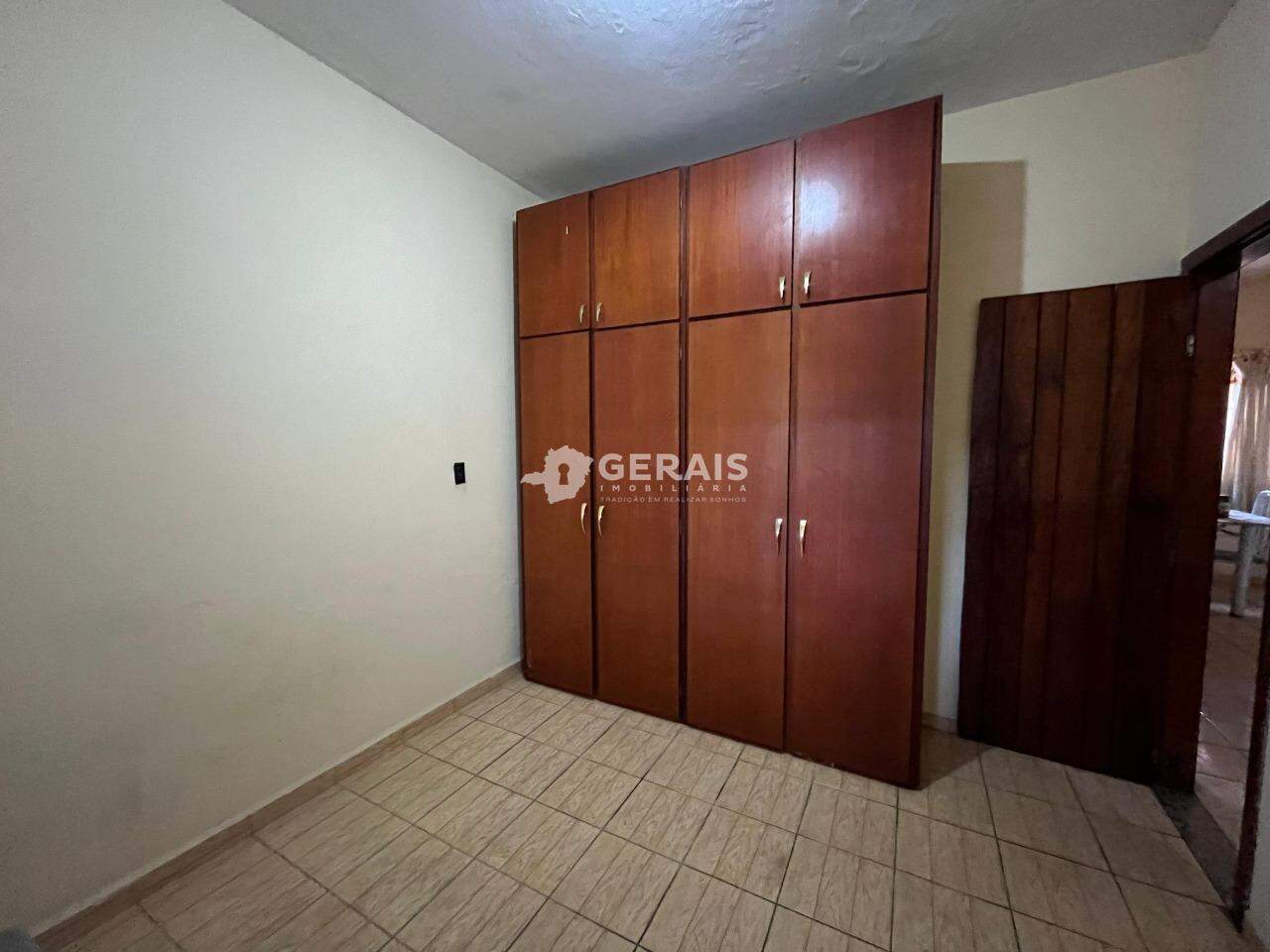 Casa à venda no BELVEDERE: 06- QUARTO 01