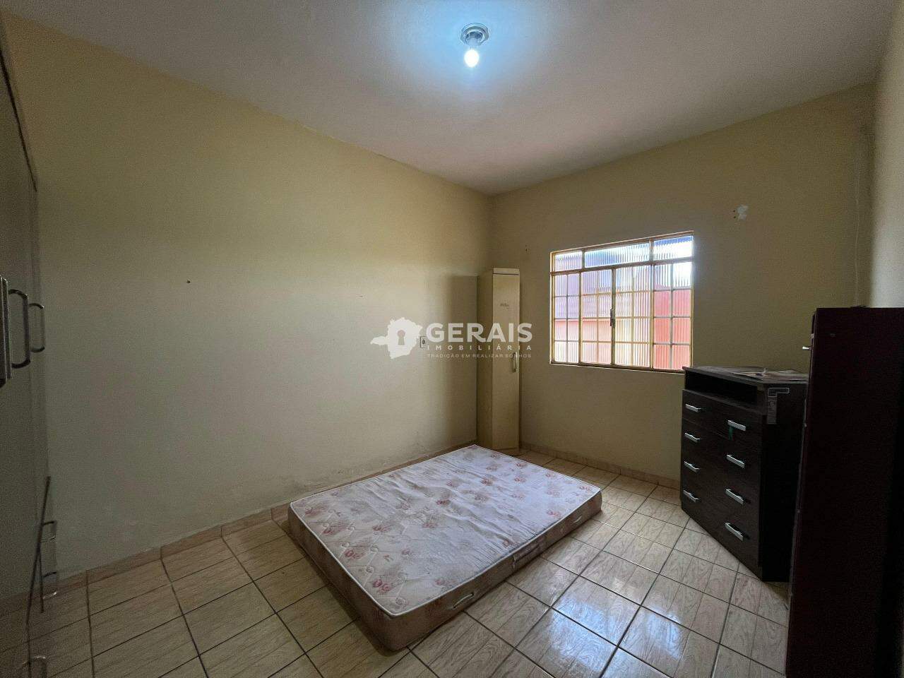 Casa à venda no BELVEDERE: 07- QUARTO 02