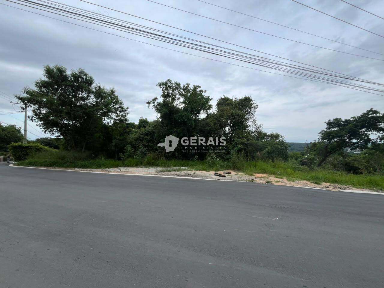 Lote à venda no DAS OLIVEIRAS: 02- LOTE