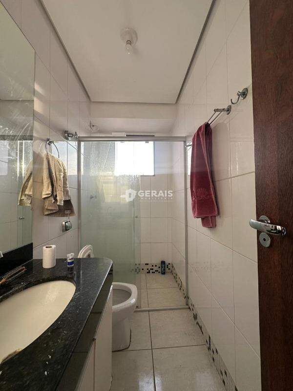Apartamento à venda no CENTRO: 09- BANHO SOCIAL