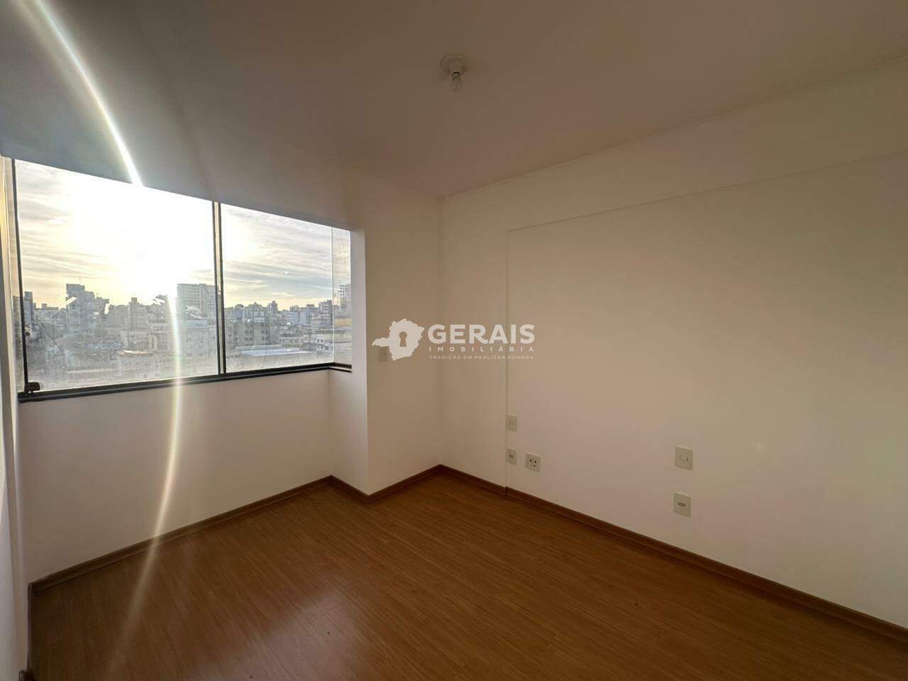 Apartamento à venda no CENTRO: 07- QUARTO 01