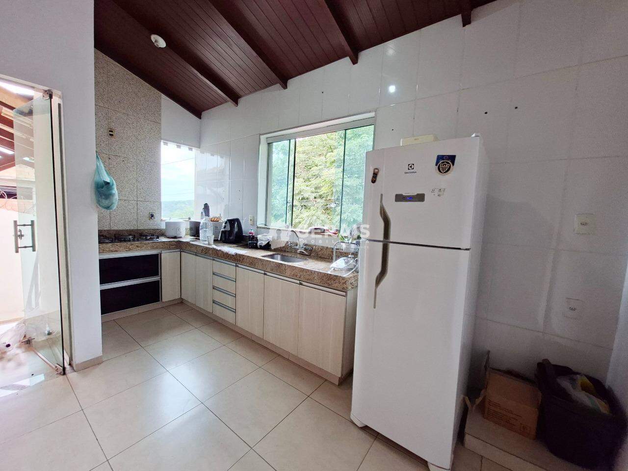 Casa à venda no SANTA MARTA: 05 - COZINHA