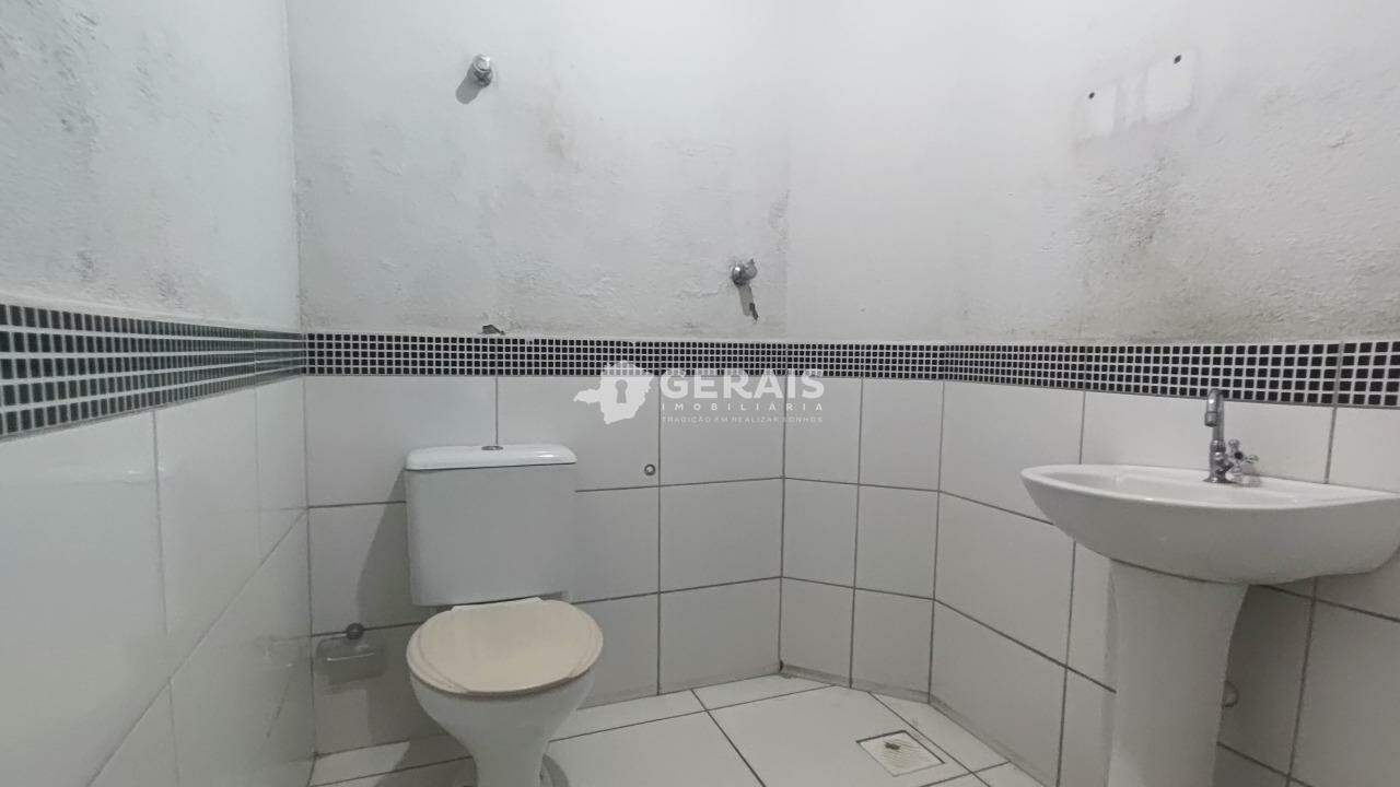 Galpão para aluguel no LP PEREIRA: 09- BANHEIRO 02
