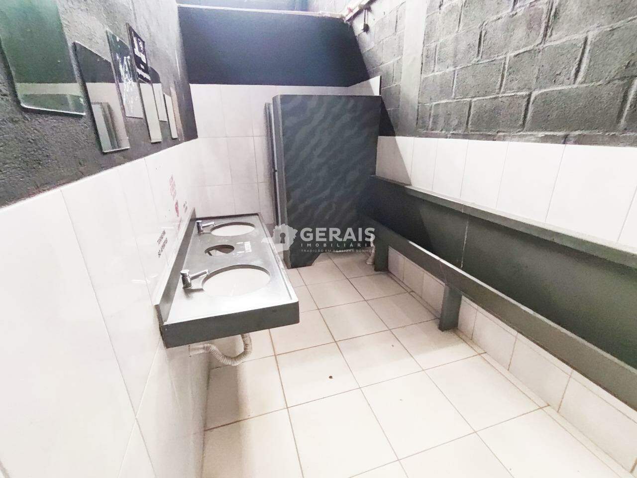 Galpão para aluguel no LEVINDO PAULA PEREIRA: 07- VESTIÁRIO 01