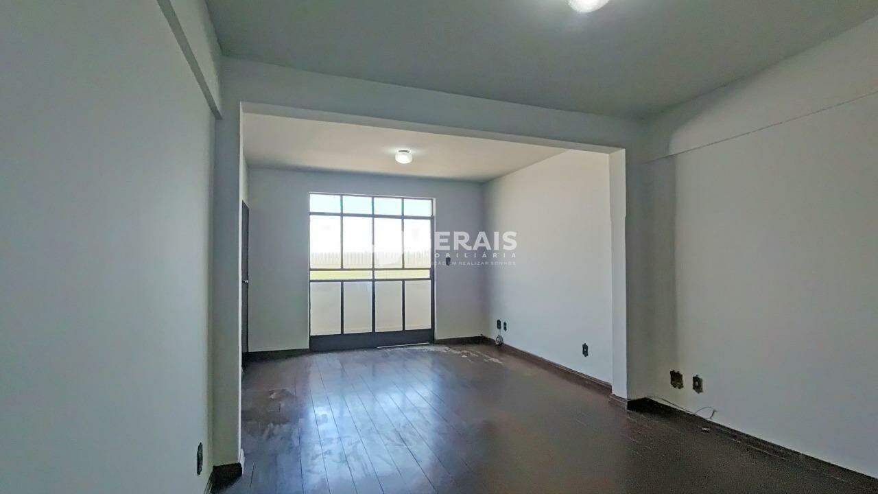 Apartamento para aluguel no NITERÓI: 03- SALA