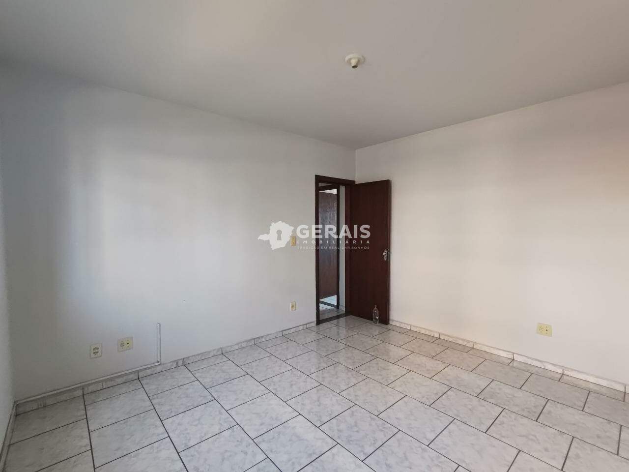 Apartamento para aluguel no NITERÓI: 05- QUARTO 01