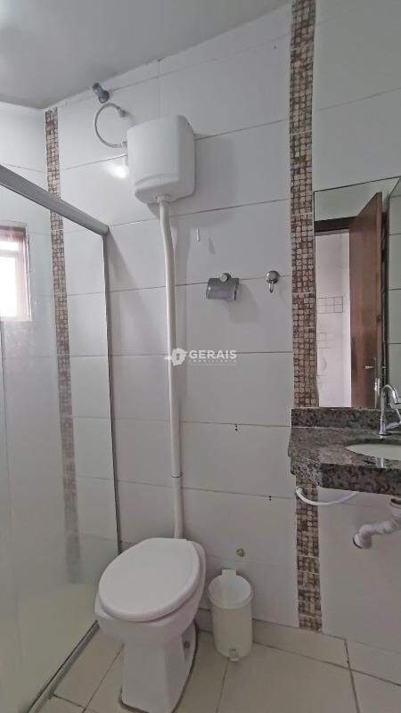 Kitnet para aluguel no SÃO JOSÉ: 06- BANHO SOCIAL