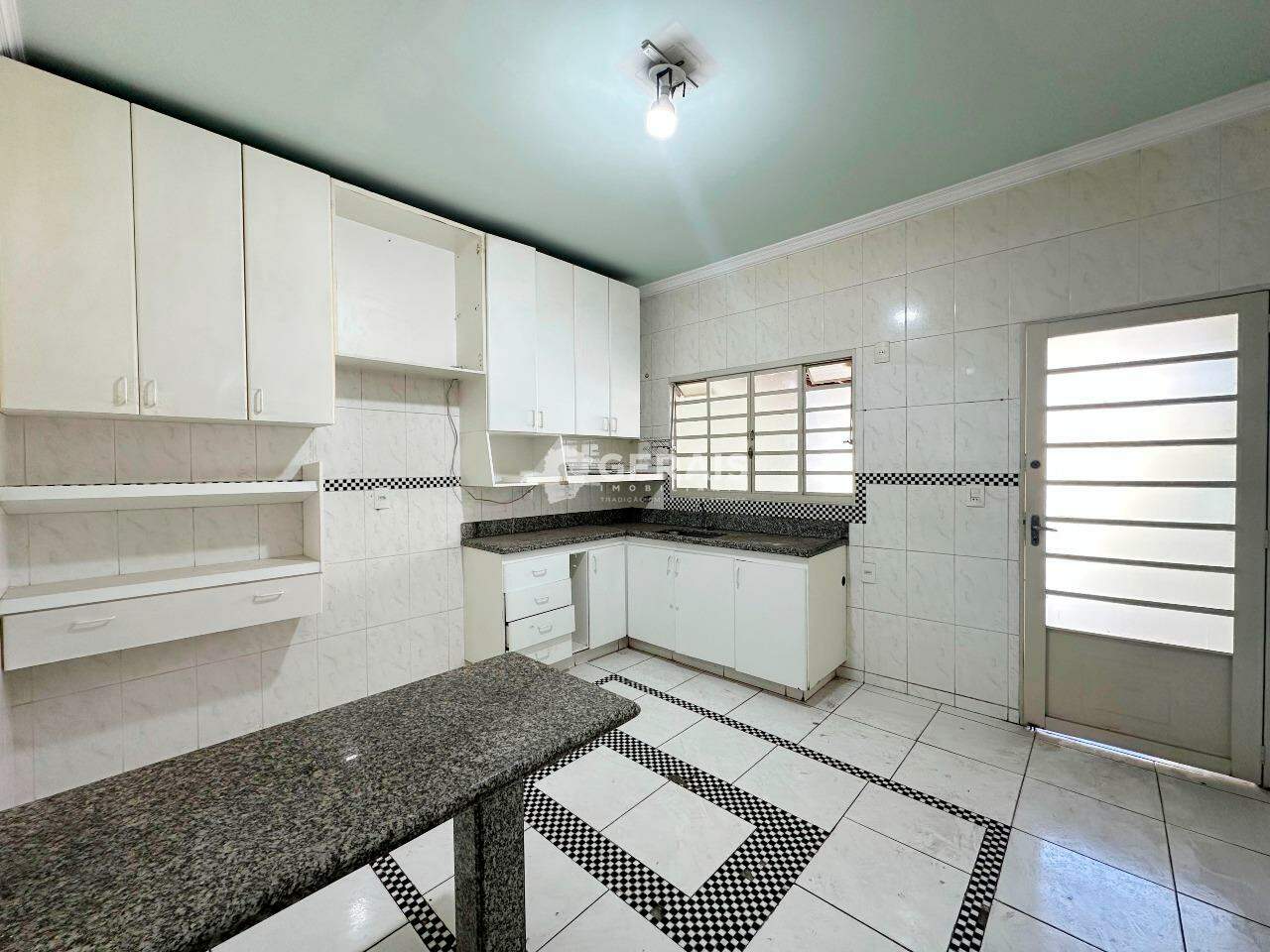 Casa à venda no SIDIL: 06- COZINHA
