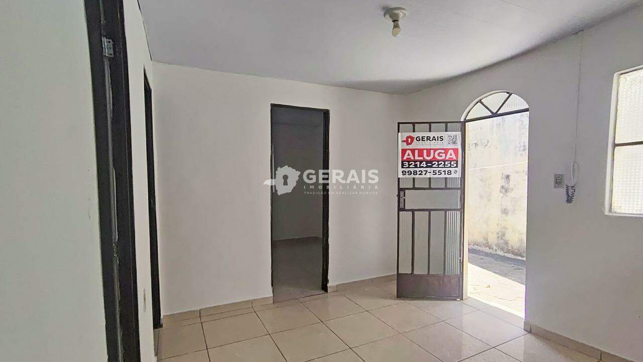 Casa para aluguel no CENTRO: 03- SALA