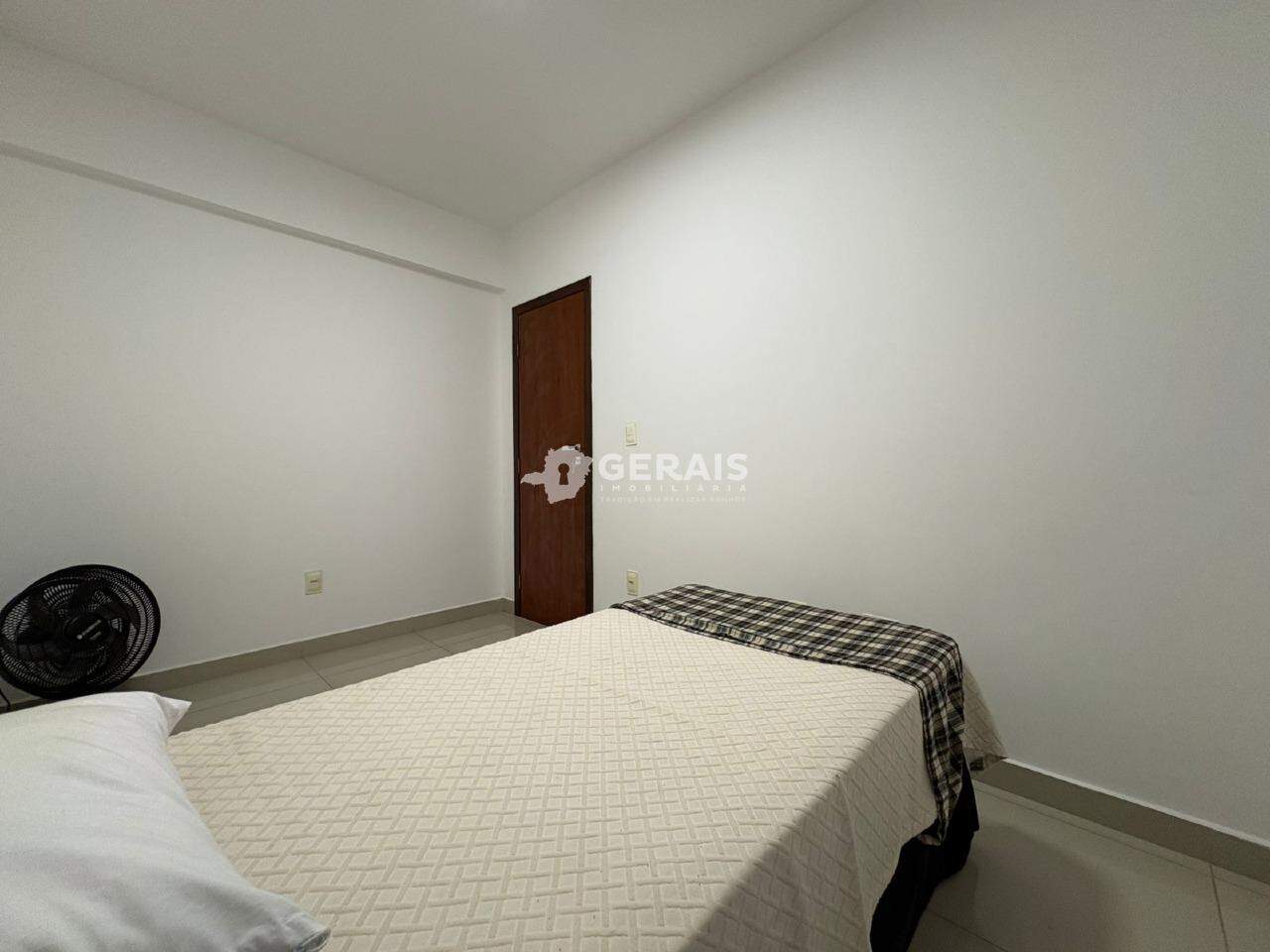 Apartamento para aluguel no CENTRO: 06 - QUARTO 01