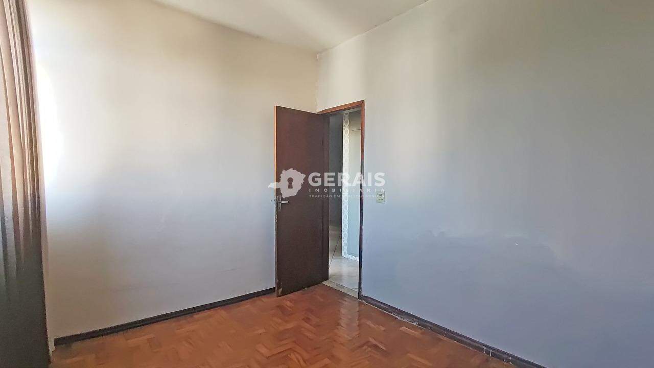 Apartamento para aluguel no CENTRO: 05- QUARTO 01