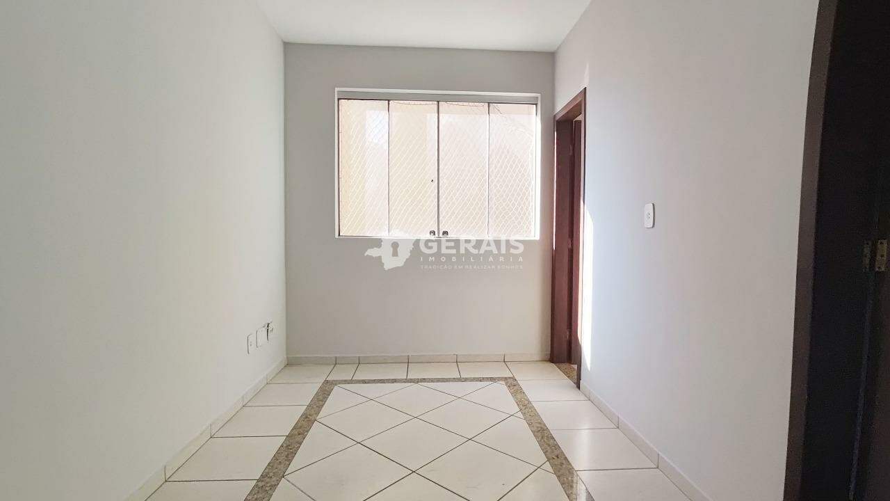 Apartamento para aluguel no PORTO VELHO: 04- SALA