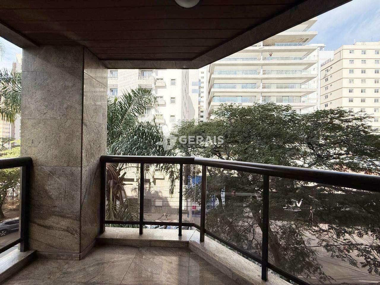 Apartamento à venda no CENTRO: 04- SACADA