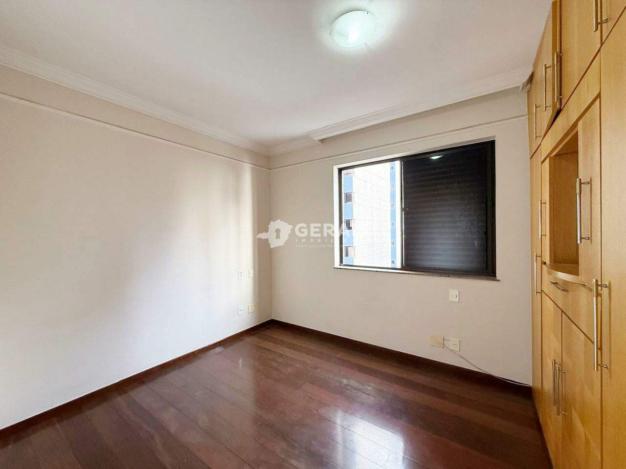 Apartamento à venda no CENTRO: 06- QUARTO 01