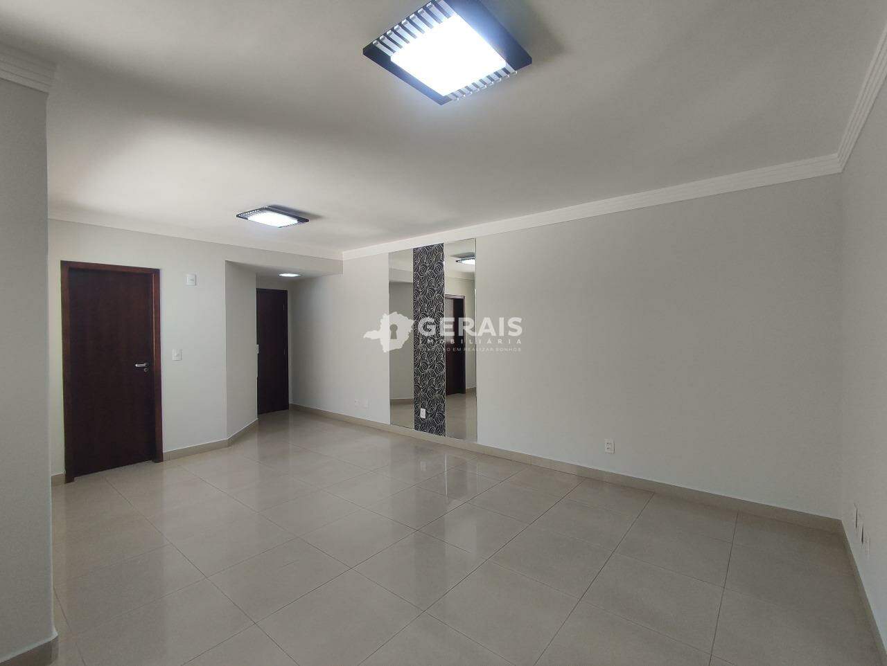 Apartamento para aluguel no CENTRO: 03 - SALA
