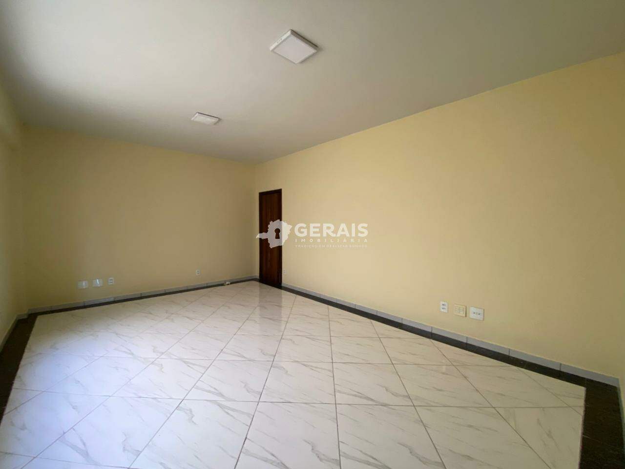 Apartamento para aluguel no CENTRO: 04- SALA