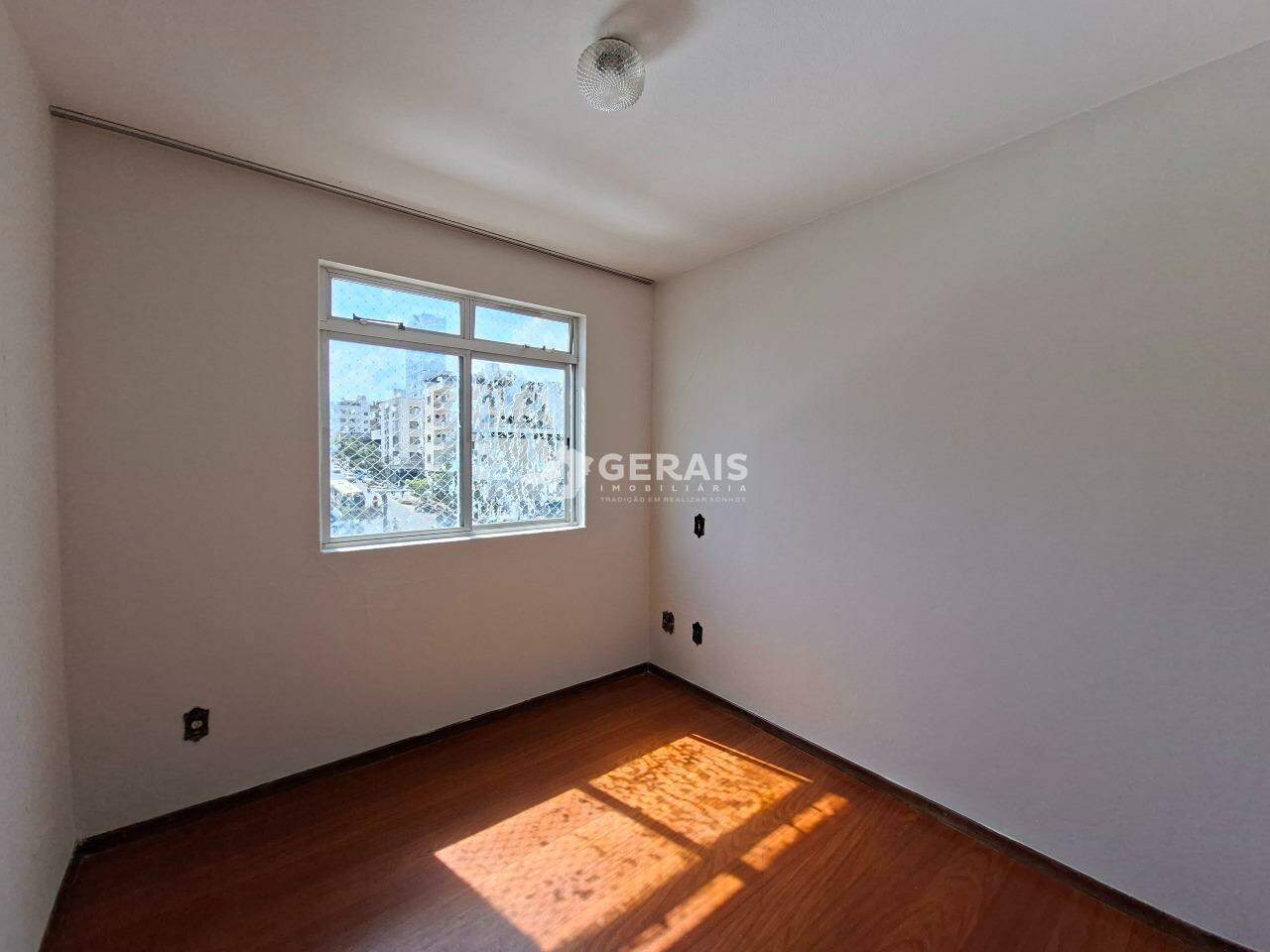 Apartamento para aluguel no CENTRO: 06- QUARTO 01