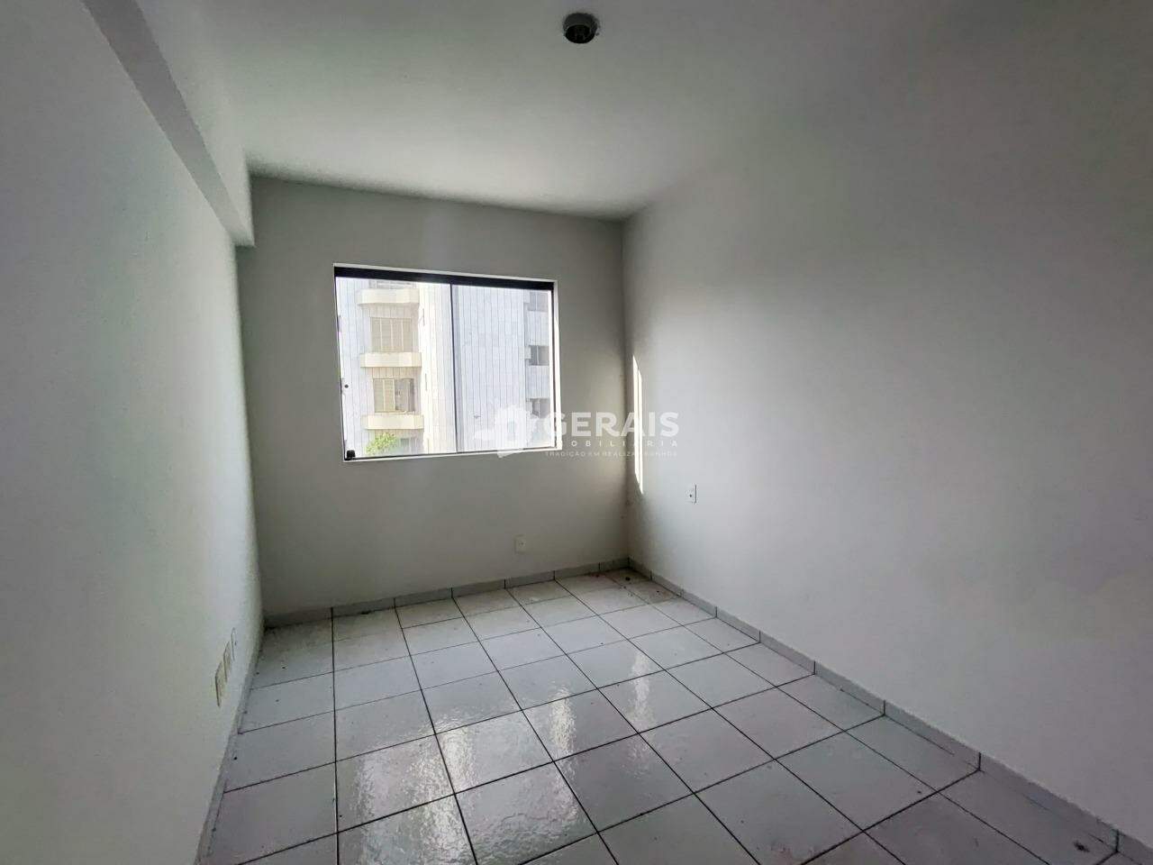 Apartamento para aluguel no CENTRO: 05 - QUARTO 01