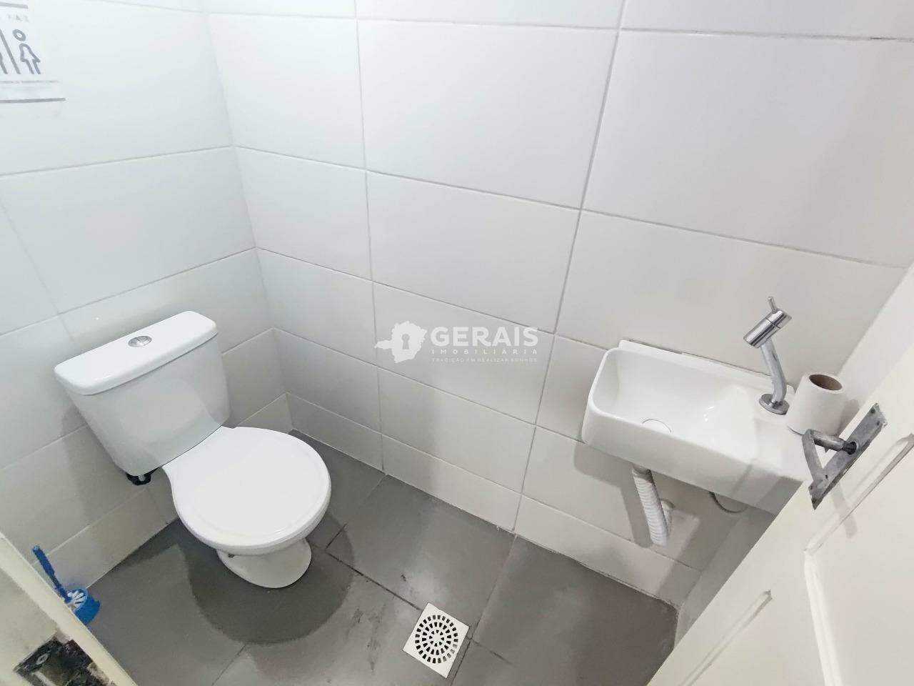 Loja para aluguel no CENTRO: 08- BANHEIRO