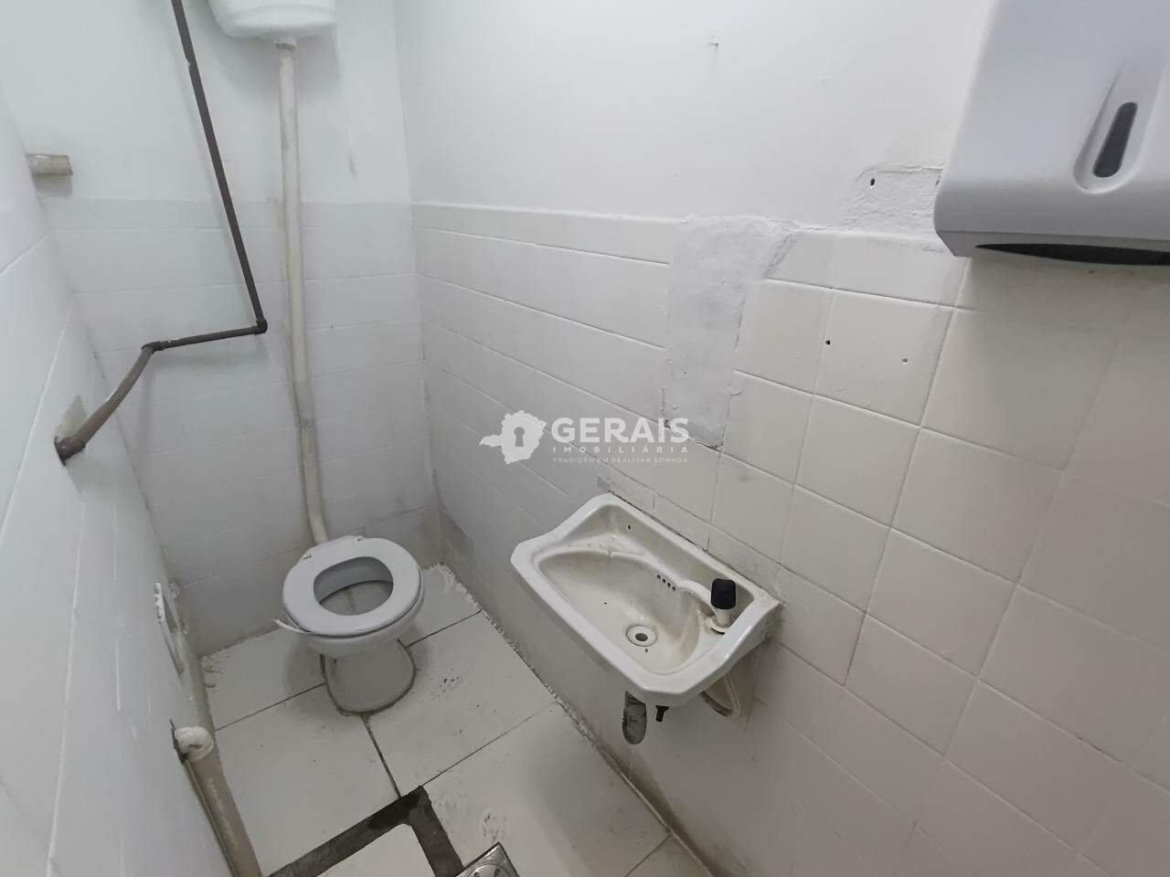 Loja para aluguel no CENTRO: 06- BANHO SOCIAL