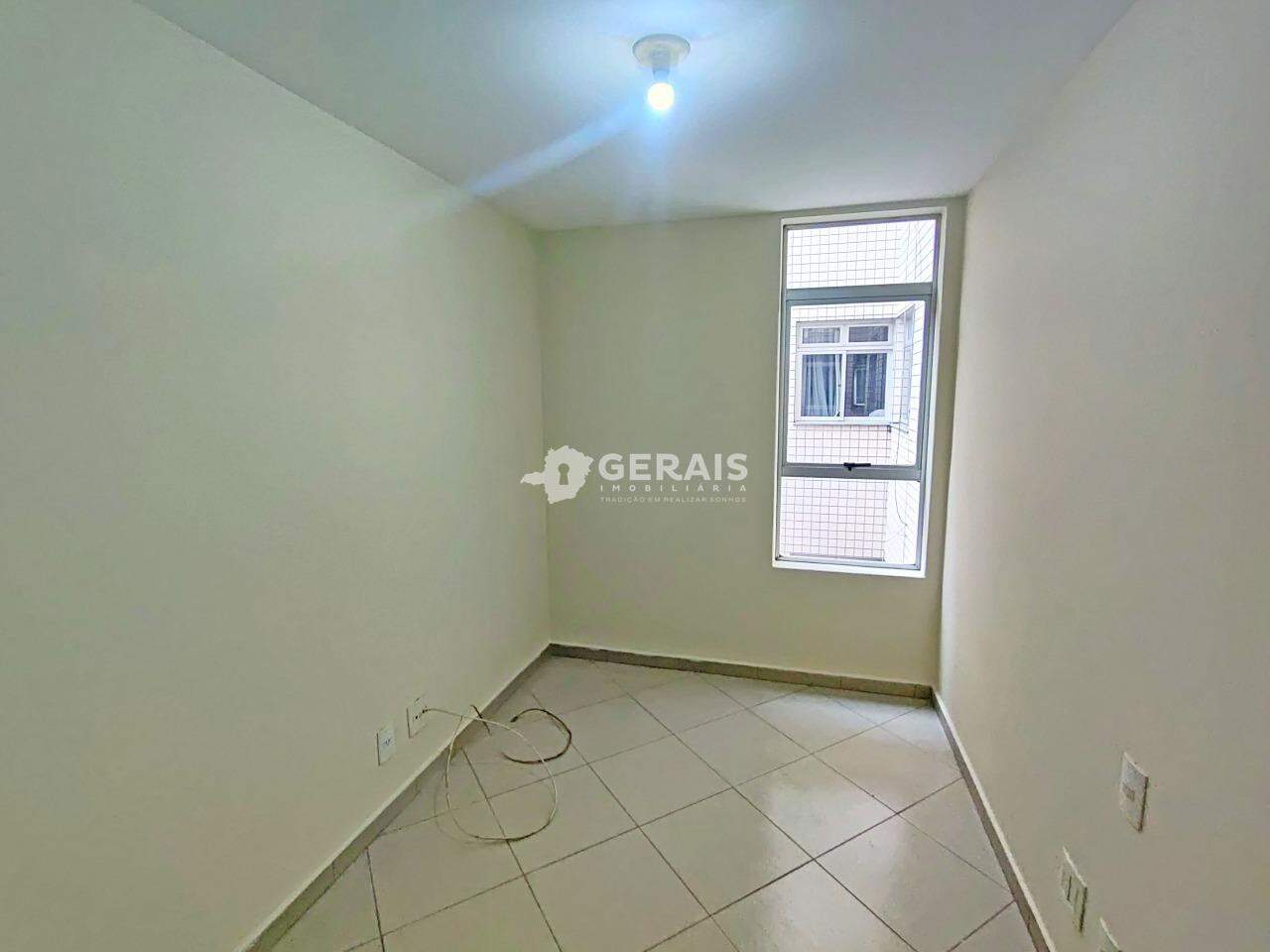 Apartamento para aluguel no CENTRO: 04- QUARTO 01