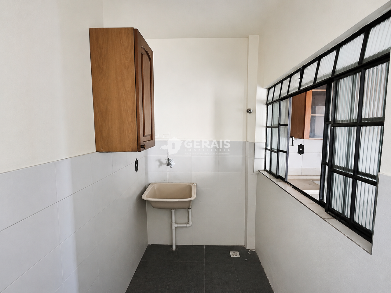 Apartamento para aluguel no BOM PASTOR: 08- ÁREA DE SERVIÇO