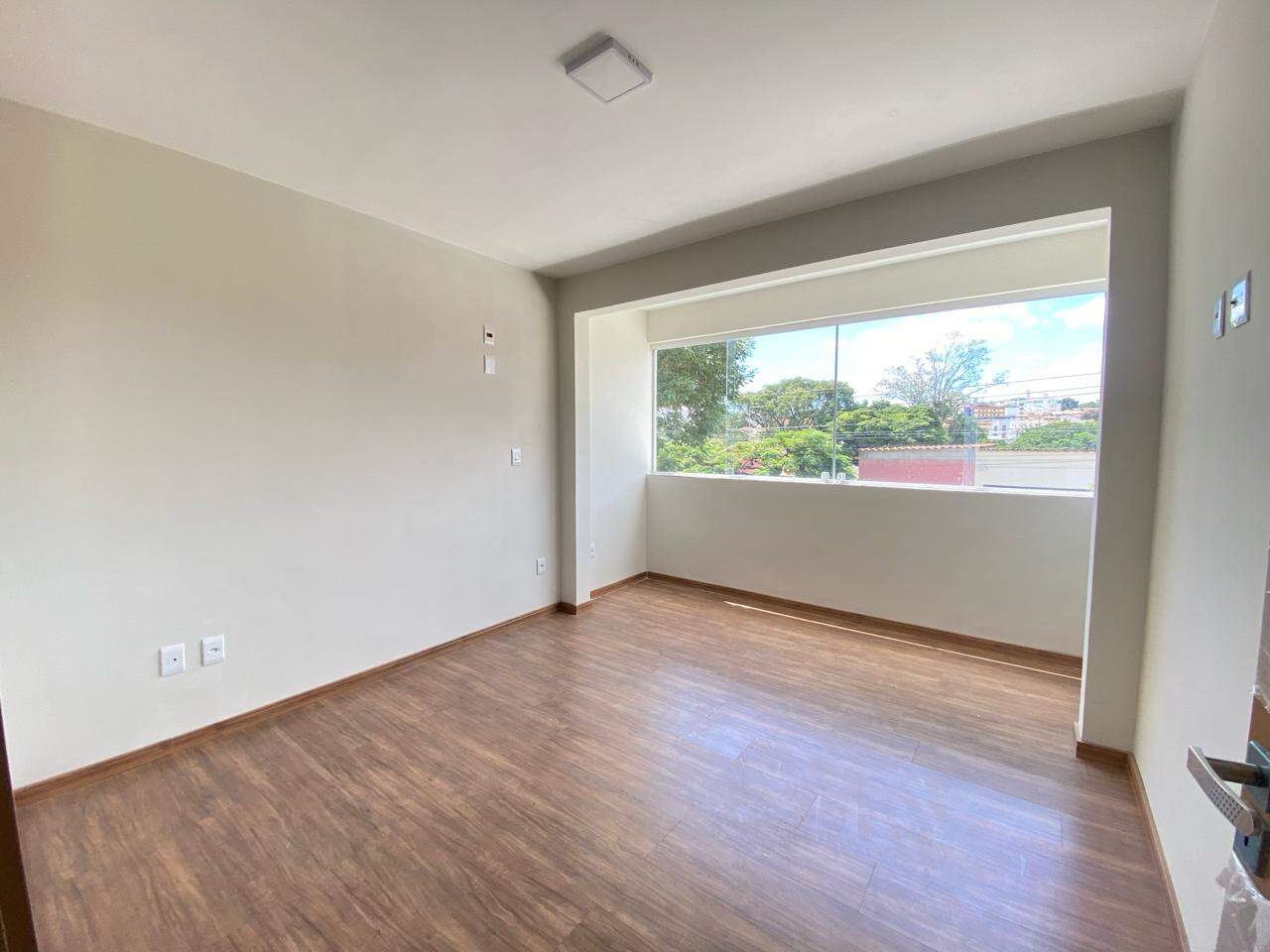 Casa geminada à venda no Itapoã: 