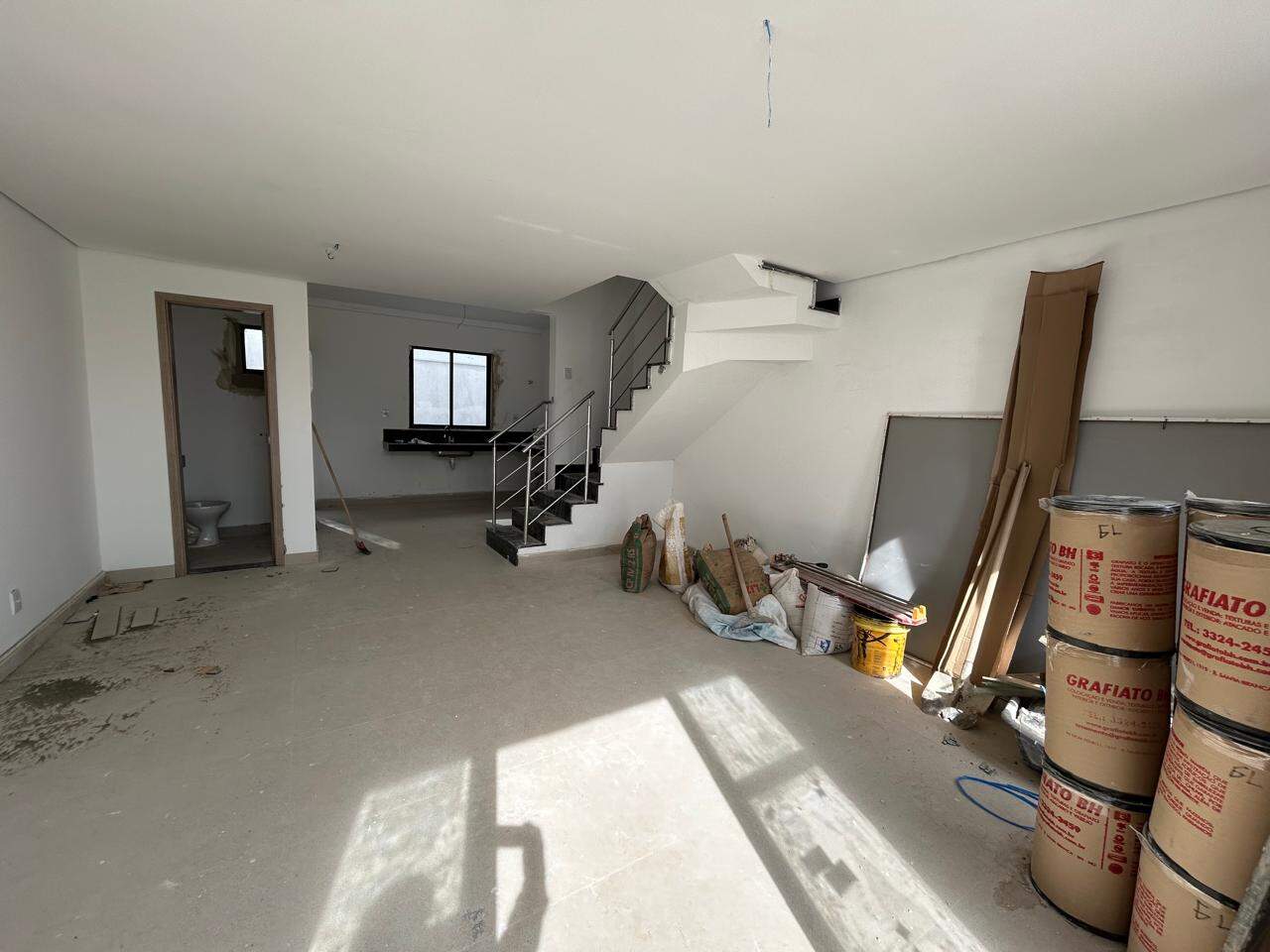 Casa geminada à venda no Santa Amélia: 