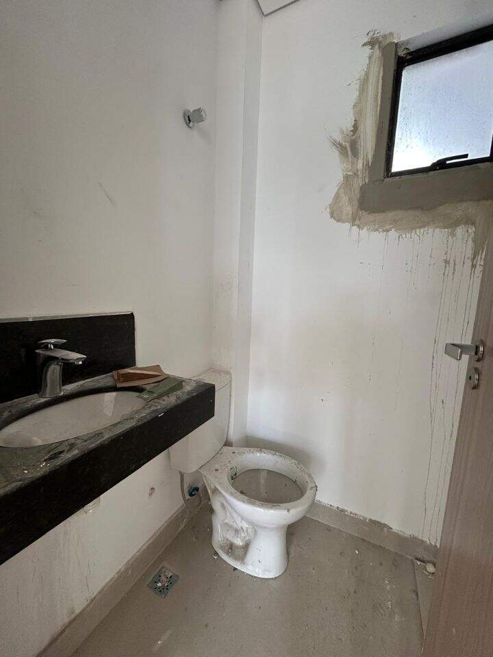 Casa geminada à venda no Santa Amélia: 