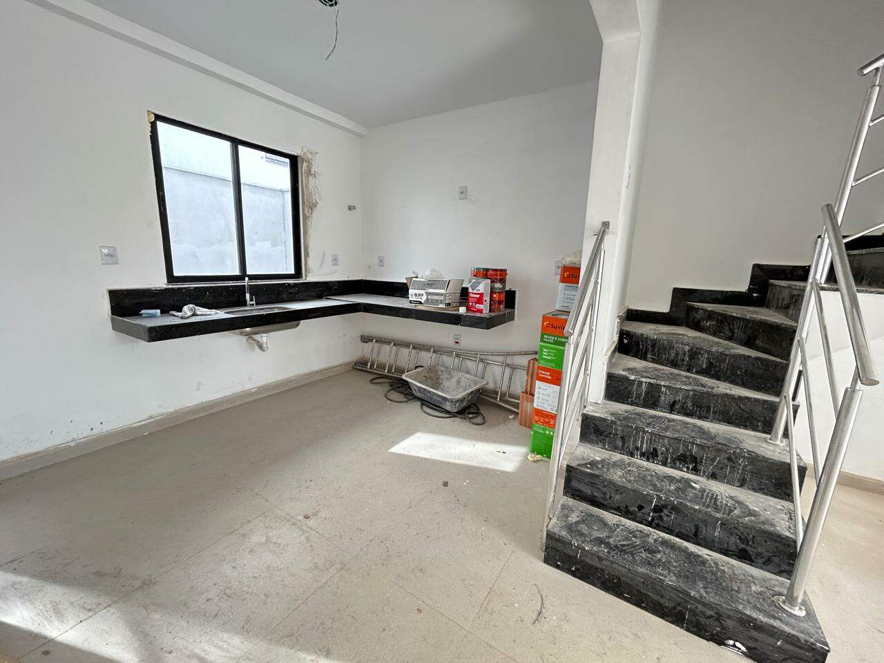 Casa geminada à venda no Santa Amélia: 