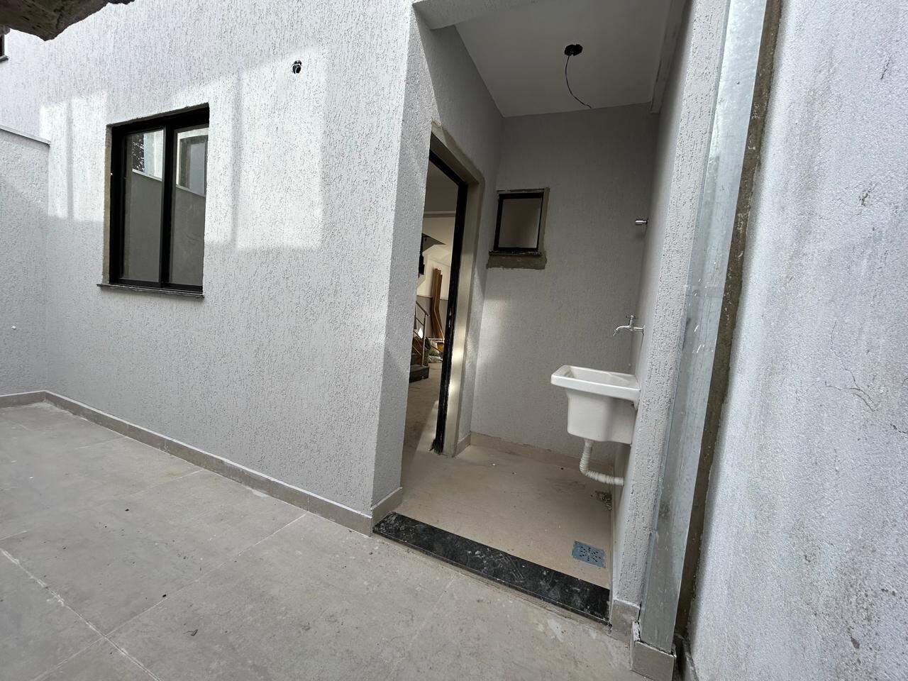 Casa geminada à venda no Santa Amélia: 